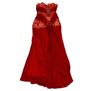 Royal Queen Collection size 8 wine colored stunning red carpet gown!